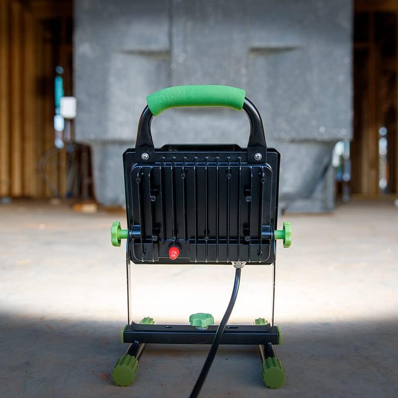 POWERSMITH 10,000 Portable LED Work Light with Metal Housing and Stand, Impact Resistant Lens, and 5 Year Warranty (PWLS100H) - Image 4